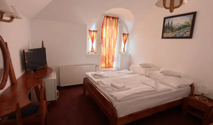 Fodor Hotel Gyula - M�jus 1. (min. 2 �j)