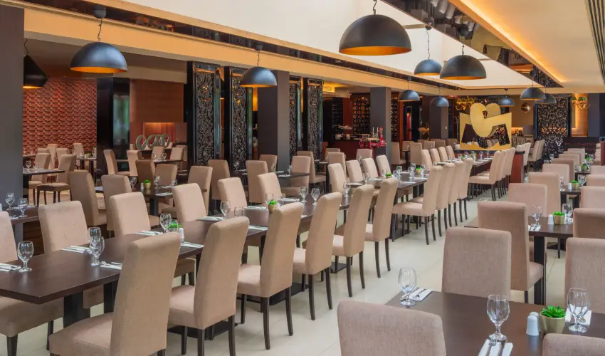Four Points by Sheraton Kecskem�t Hotel & Konferenciak�zpont Kecskem�t - M�jus 1.