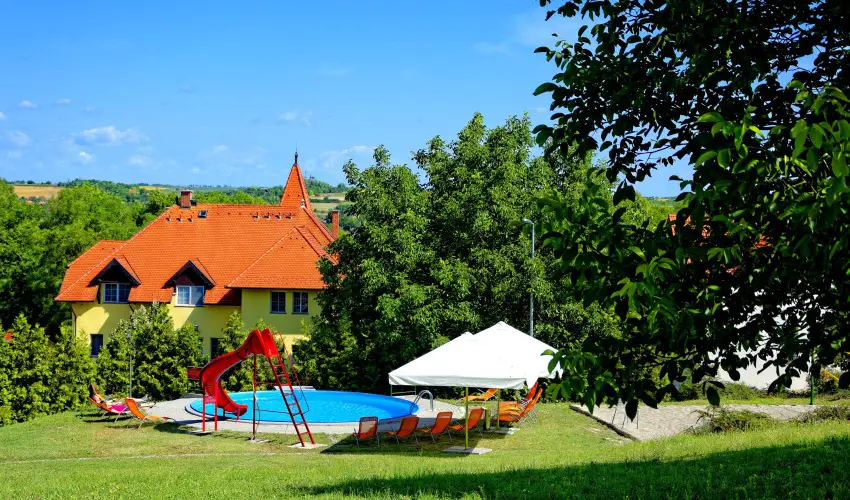 Fried Kast�ly Hotel Simontornya - M�jus 1. (min. 3 �j)