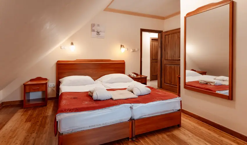 Fried Kast�ly Hotel Simontornya - M�jus 1. (min. 3 �j)