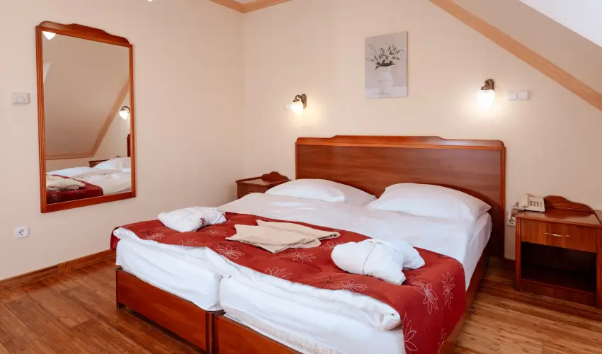 Fried Kast�ly Hotel Simontornya - M�jus 1. (min. 3 �j)