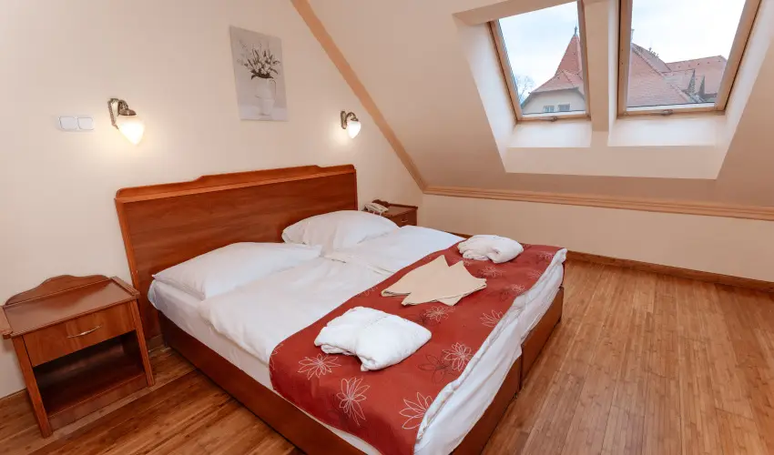 Fried Kast�ly Hotel Simontornya - M�jus 1. (min. 3 �j)