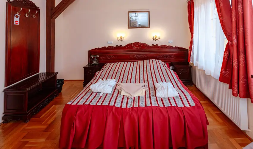 Fried Kast�ly Hotel Simontornya - M�jus 1. (min. 3 �j)