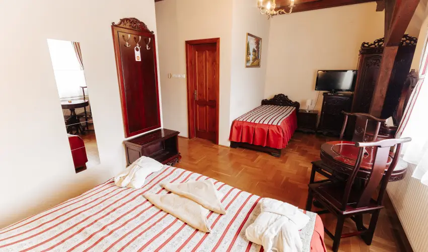 Fried Kast�ly Hotel Simontornya - M�jus 1. (min. 3 �j)