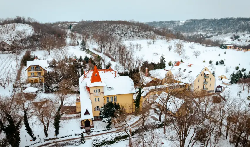 Fried Kast�ly Hotel Simontornya - M�jus 1. (min. 3 �j)