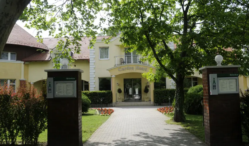 Garden Hotel Wellness & Konferencia Szolnok - Mjus 1. 