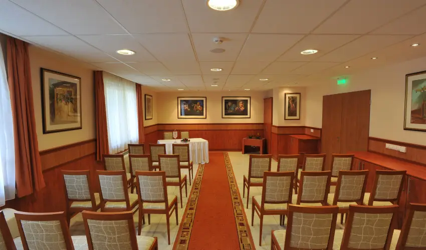 Garden Hotel Wellness & Konferencia Szolnok - Mjus 1. 