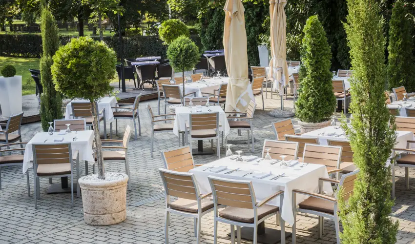 Garden Hotel Wellness & Konferencia Szolnok - Mjus 1. 