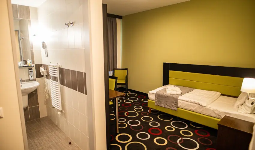 Garden Hotel Wellness & Konferencia Szolnok - Mjus 1. 