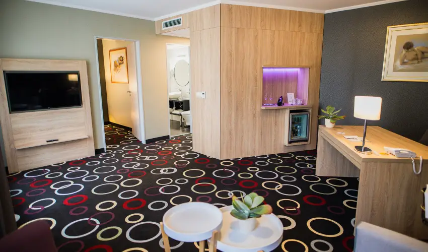 Garden Hotel Wellness & Konferencia Szolnok - Mjus 1. 