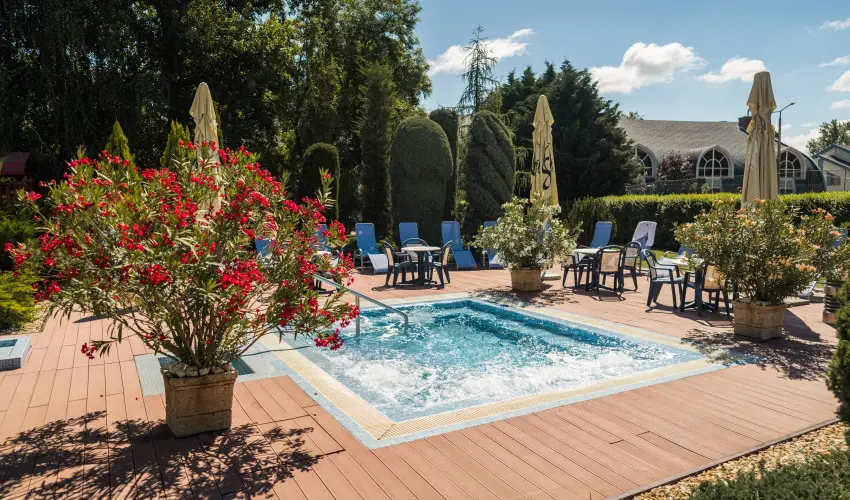 Garden Hotel Wellness & Konferencia Szolnok - Mjus 1. 