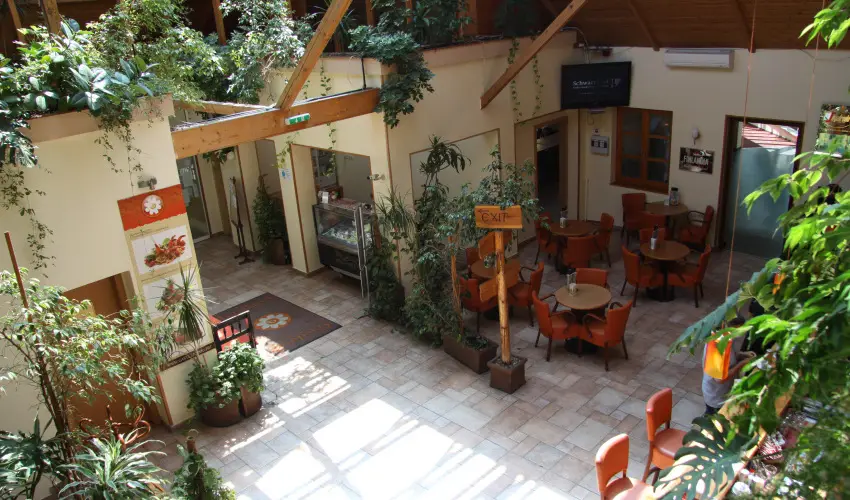 Gastland M0 Hotel Szigetszentmikl�s - M�jus 1.