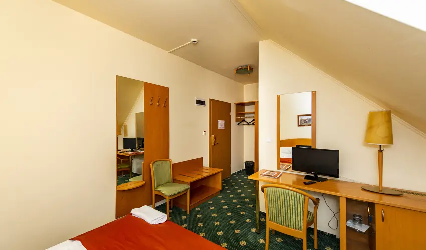 Gastland M0 Hotel Szigetszentmikl�s - M�jus 1.