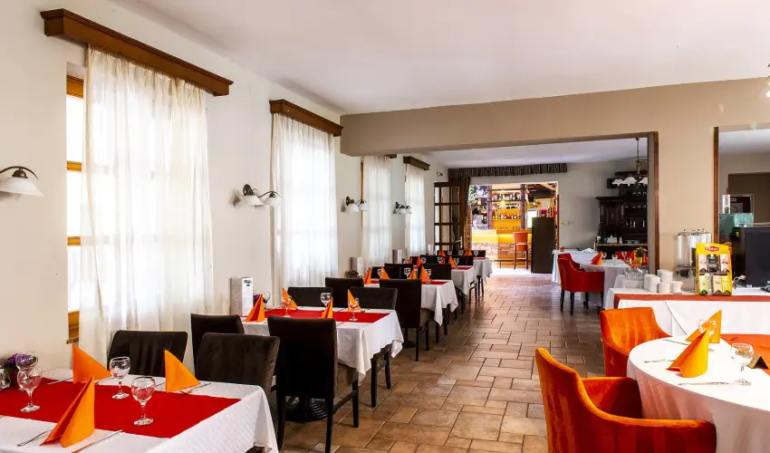 Gastland M0 Hotel Szigetszentmikl�s - M�jus 1.