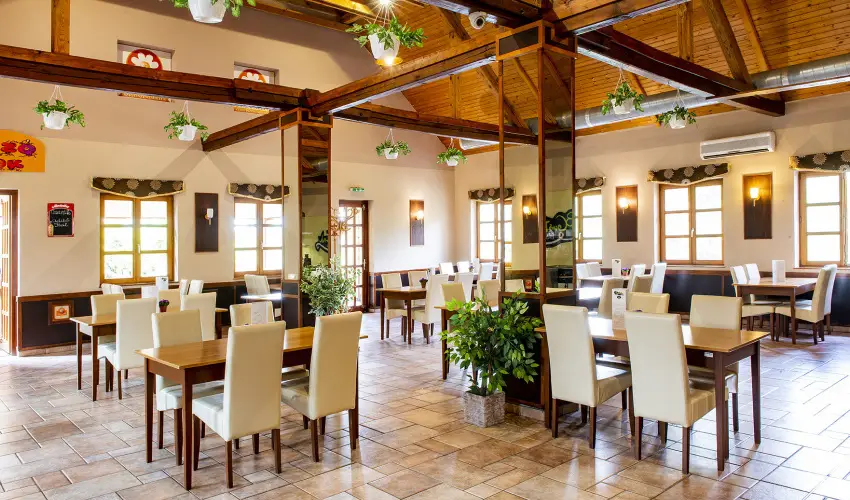 Gastland M0 Hotel Szigetszentmikl�s - M�jus 1.