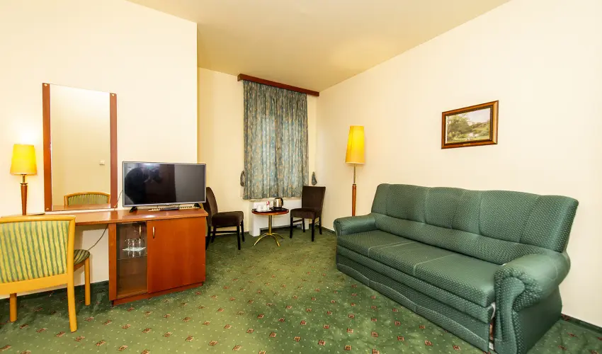 Gastland M0 Hotel Szigetszentmikl�s - M�jus 1.