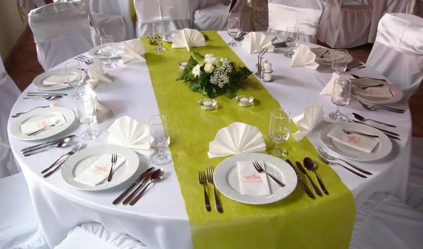 Gastland M0 Hotel Szigetszentmikl�s - M�jus 1.