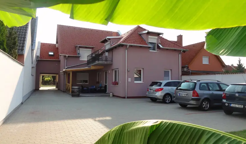 Gere Art & Exclusive Apartman Harkny - Mjus 1. (min. 3 j)