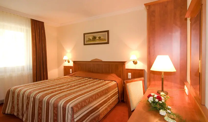 Gerby Kria Hotel s Lovasudvar Lajosmizse - Mjus 1. 