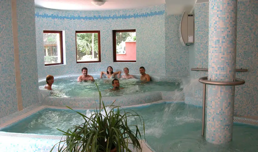 Gerby Kria Hotel s Lovasudvar Lajosmizse - Mjus 1. 