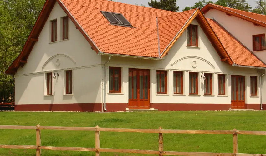 Gerby Kria Hotel s Lovasudvar Lajosmizse - Mjus 1. 