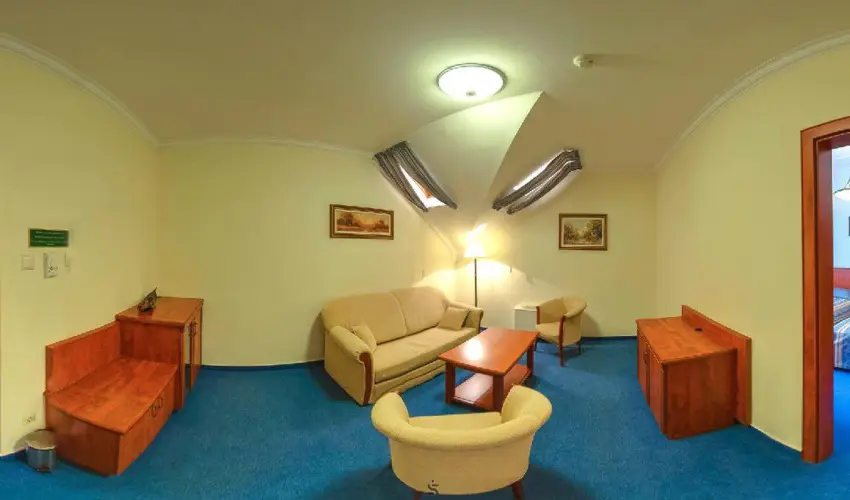 Gerby Kria Hotel s Lovasudvar Lajosmizse - Mjus 1. 