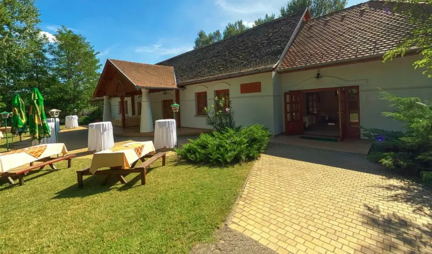 Gerby Kria Hotel s Lovasudvar Lajosmizse - Mjus 1. 