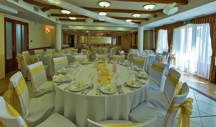 Gerby Kria Hotel s Lovasudvar Lajosmizse - Mjus 1. 