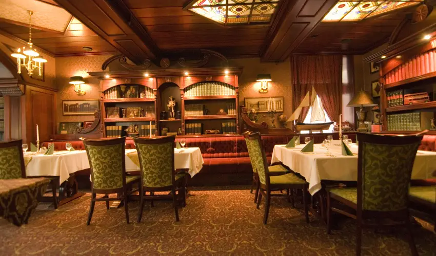 Golden Ball Club Hotel Gyr - Mjus 1.