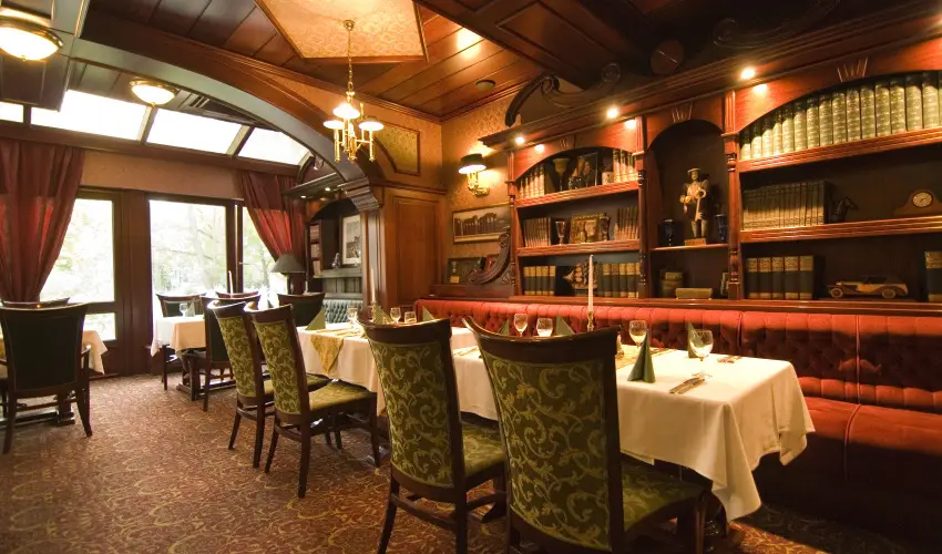 Golden Ball Club Hotel Gyr - Mjus 1.