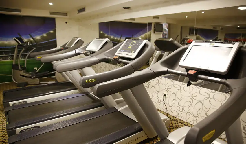 Golden Ball Club Hotel Gyr - Mjus 1.