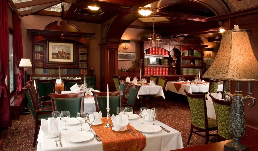 Golden Ball Club Hotel Gyr - Mjus 1.