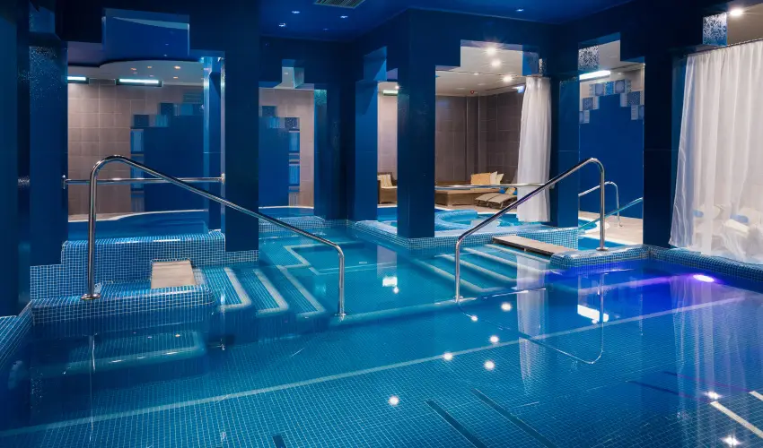 Golden Ball Club Hotel Gyr - Mjus 1.