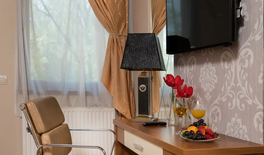 Golden Ball Club Hotel Gyr - Mjus 1.