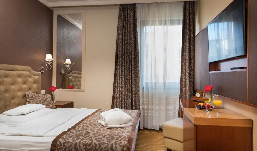 Golden Ball Club Hotel Gyr - Mjus 1.