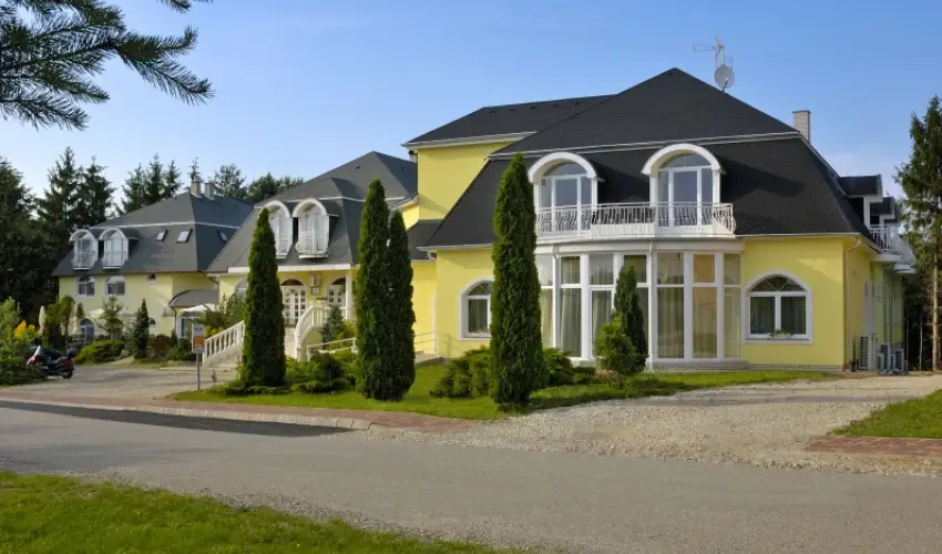 Gosztola Gy�ngye-az erd� sz�llod�ja Gosztola - M�jus 1.