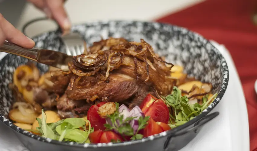 Gosztola Gy�ngye-az erd� sz�llod�ja Gosztola - M�jus 1.