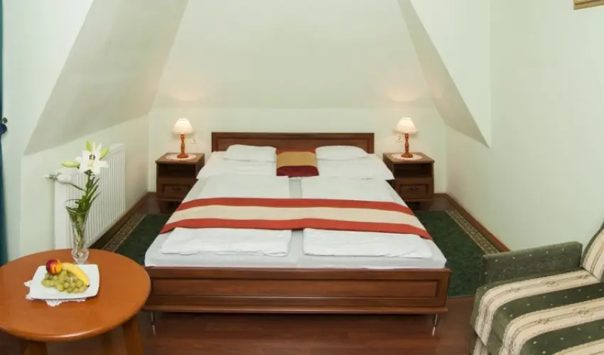 Gosztola Gy�ngye-az erd� sz�llod�ja Gosztola - M�jus 1.