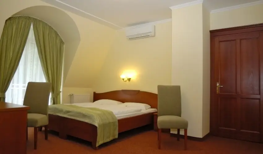 Gosztola Gy�ngye-az erd� sz�llod�ja Gosztola - M�jus 1.