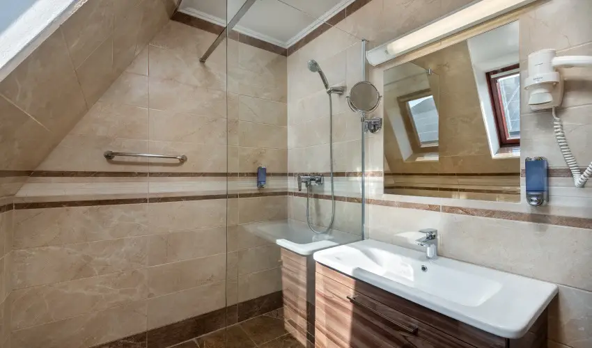 Gosztola Gy�ngye-az erd� sz�llod�ja Gosztola - M�jus 1.