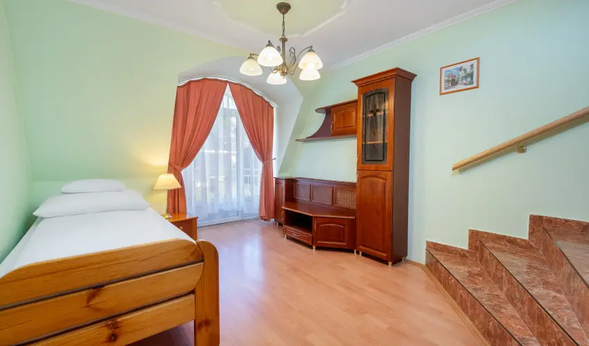 Gosztola Gy�ngye-az erd� sz�llod�ja Gosztola - M�jus 1.