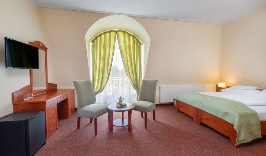 Gosztola Gy�ngye-az erd� sz�llod�ja Gosztola - M�jus 1.