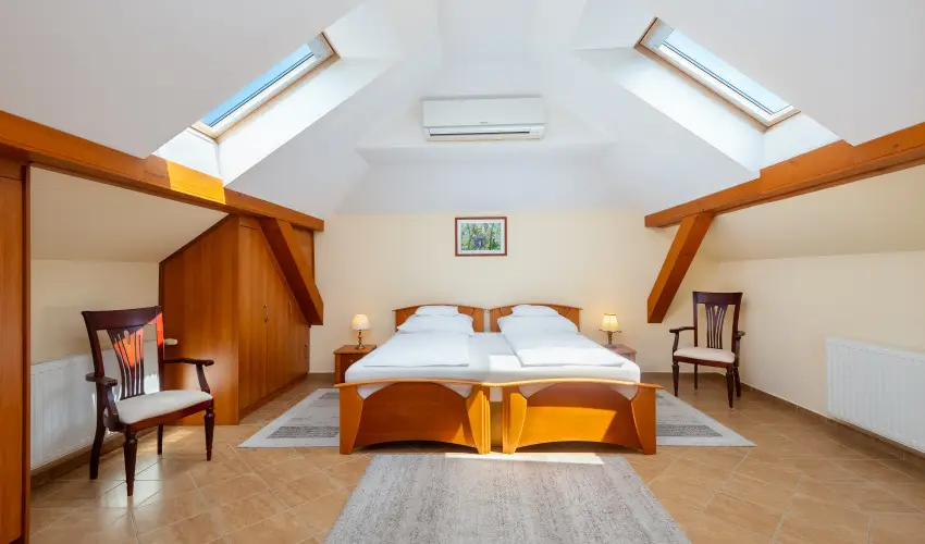 Gosztola Gy�ngye-az erd� sz�llod�ja Gosztola - M�jus 1.