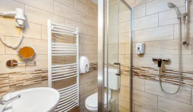 Gosztola Gy�ngye-az erd� sz�llod�ja Gosztola