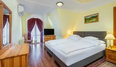 Gosztola Gy�ngye-az erd� sz�llod�ja Gosztola