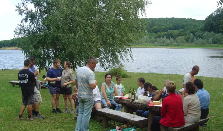 Gosztola Gy�ngye-az erd� sz�llod�ja Gosztola - M�jus 1.