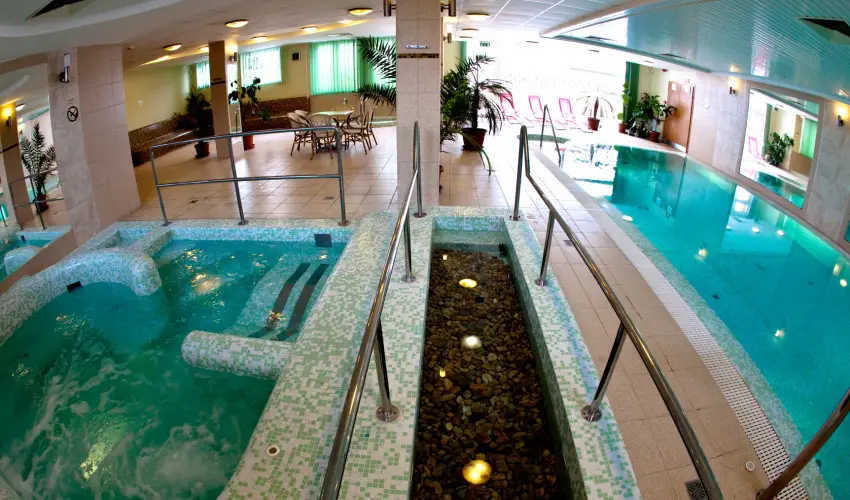 Granada Konferencia Wellness s Sport Hotel Kecskemt - Mjus 1. (min. 2 j)