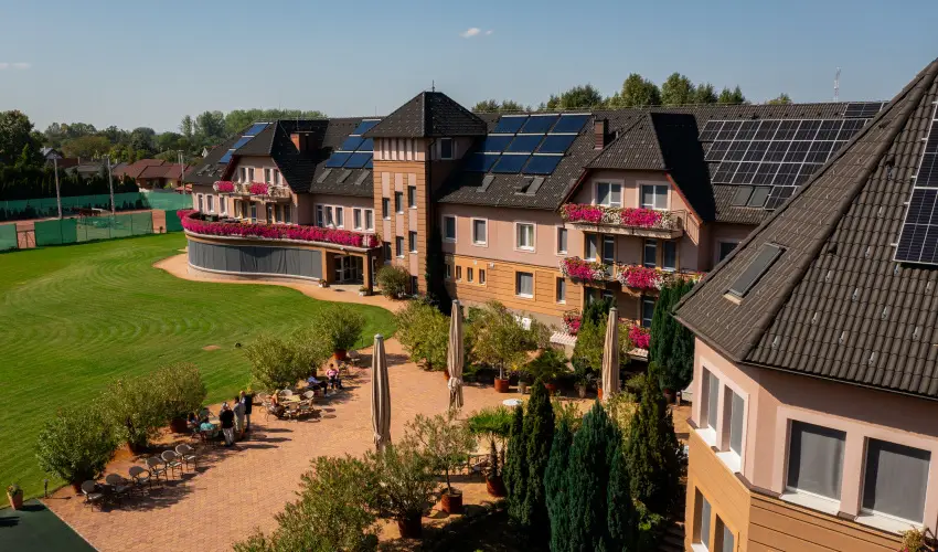 Granada Konferencia Wellness s Sport Hotel Kecskemt - Mjus 1. (min. 2 j)