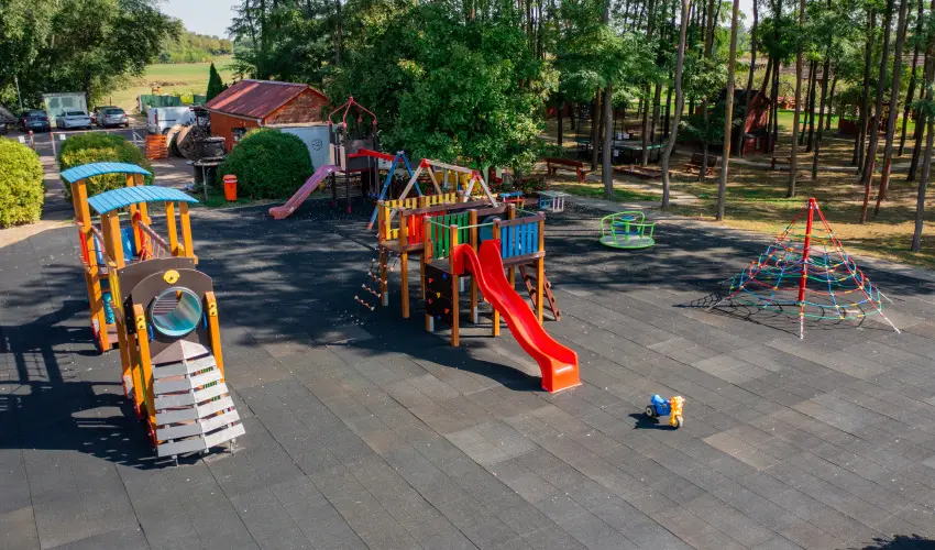 Granada Konferencia Wellness s Sport Hotel Kecskemt - Mjus 1. (min. 2 j)