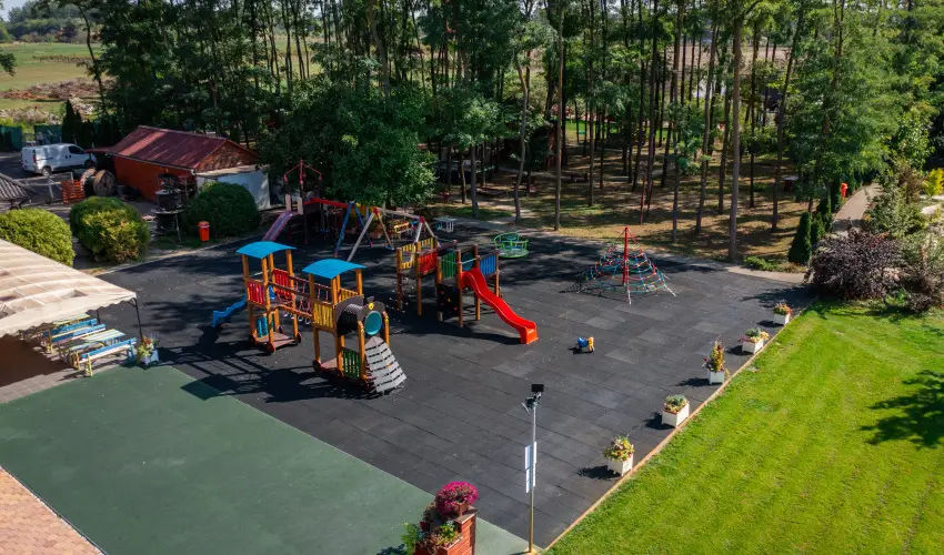 Granada Konferencia Wellness s Sport Hotel Kecskemt - Mjus 1. (min. 2 j)